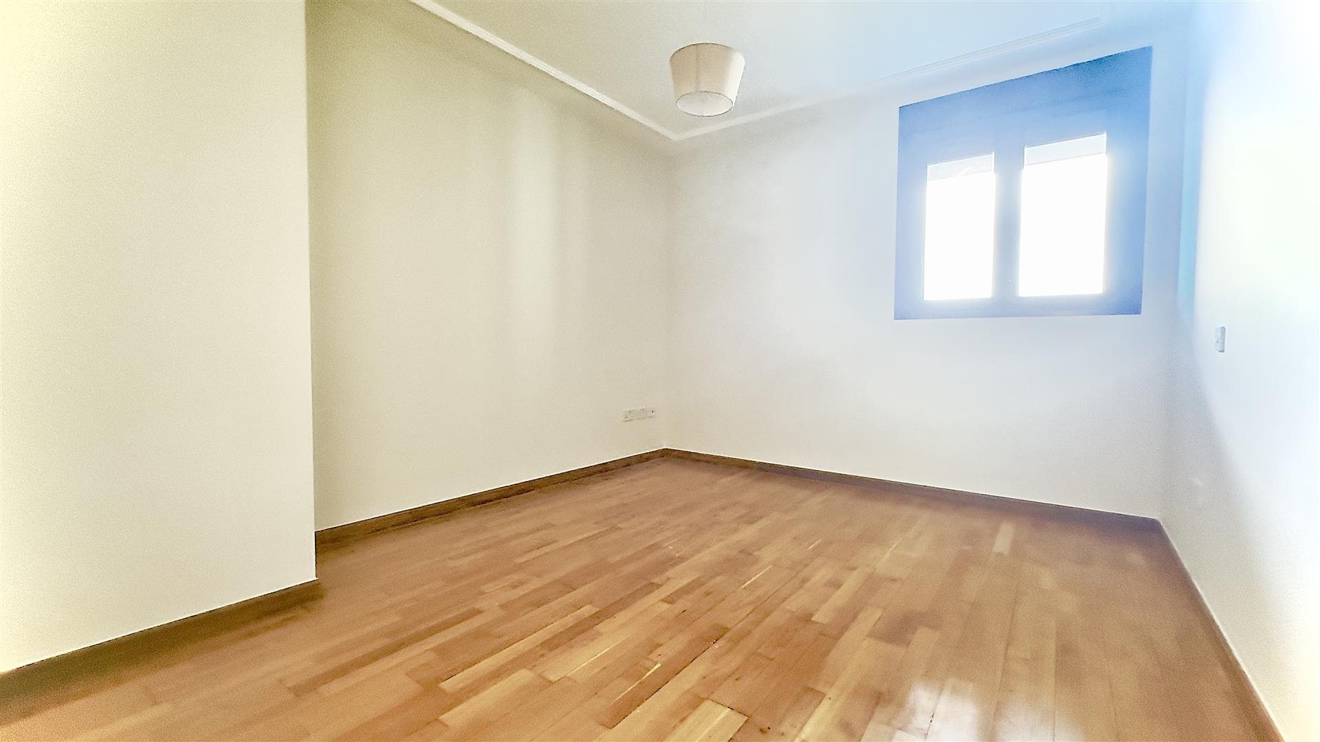 Image of Apartment - 4 Bedrooms - 2 Bathrooms for Sale in Europlaza-Gibraltar, Image 6